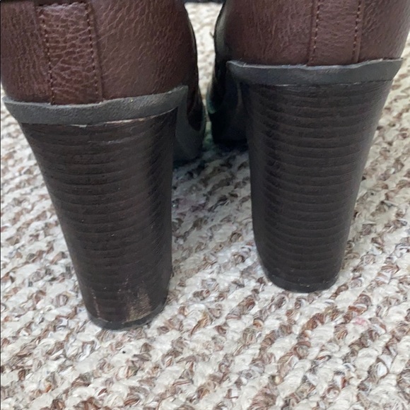 Boots - Picture 2 of 7